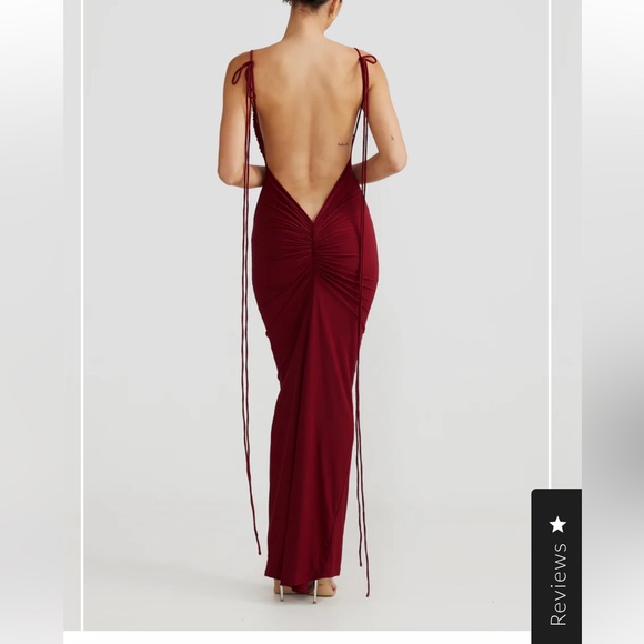 Melani the Label Jiani dress in “wine”. Flattering low back gown - Picture 4 of 6